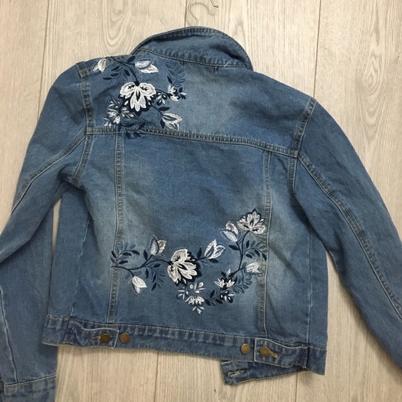Embroidered jean jacket - Picture 3 of 3